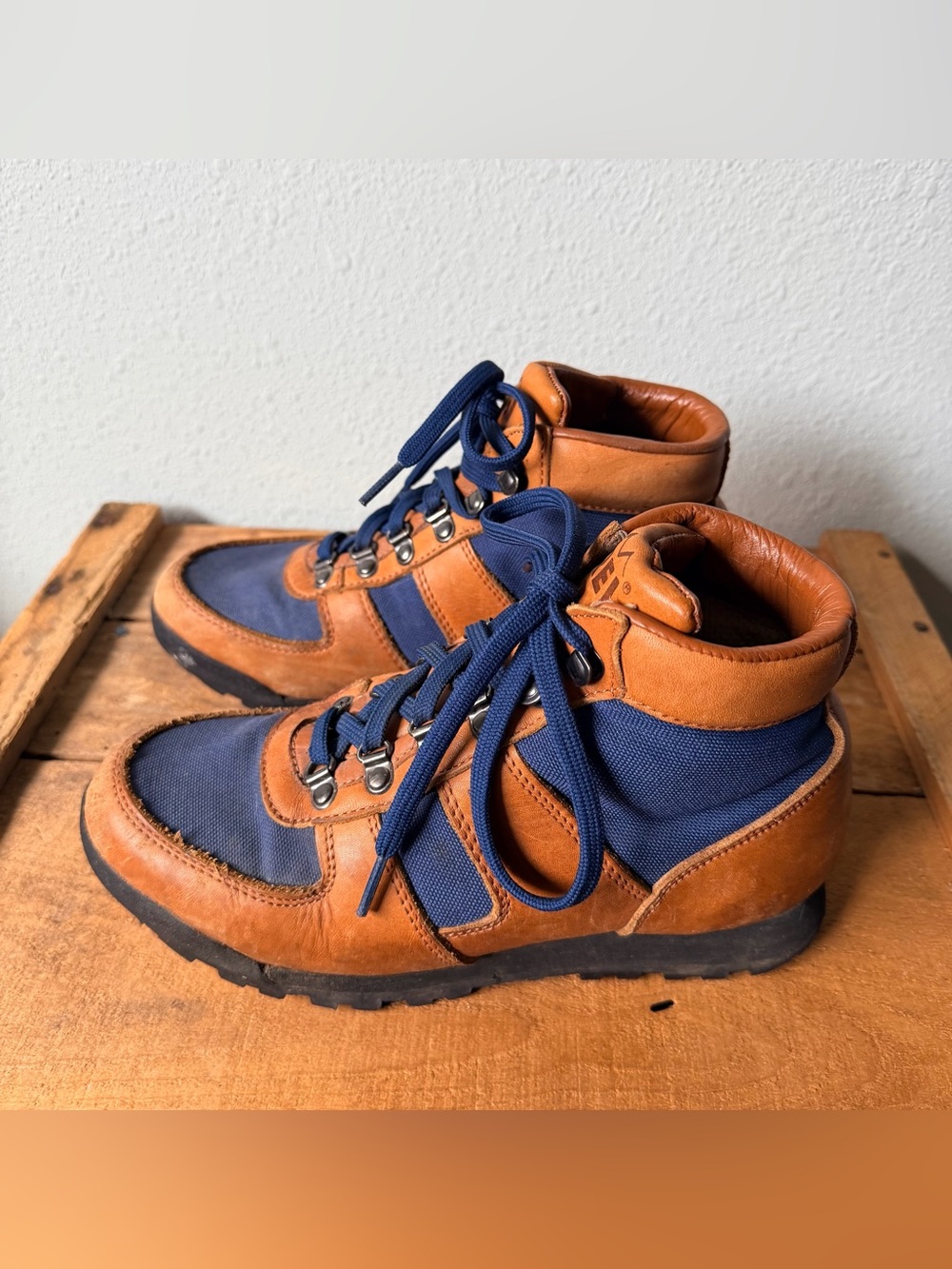 Vintage REI Brown Leather Lace-Up  Hiking Boots, Women’s 7